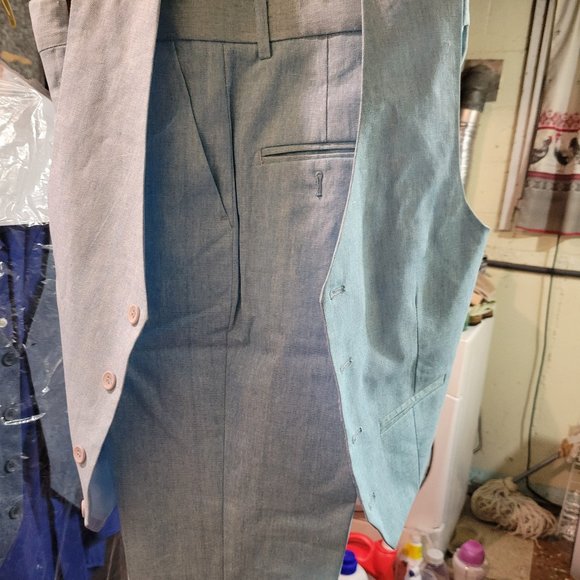 Linen Linen - Picture 2 of 2